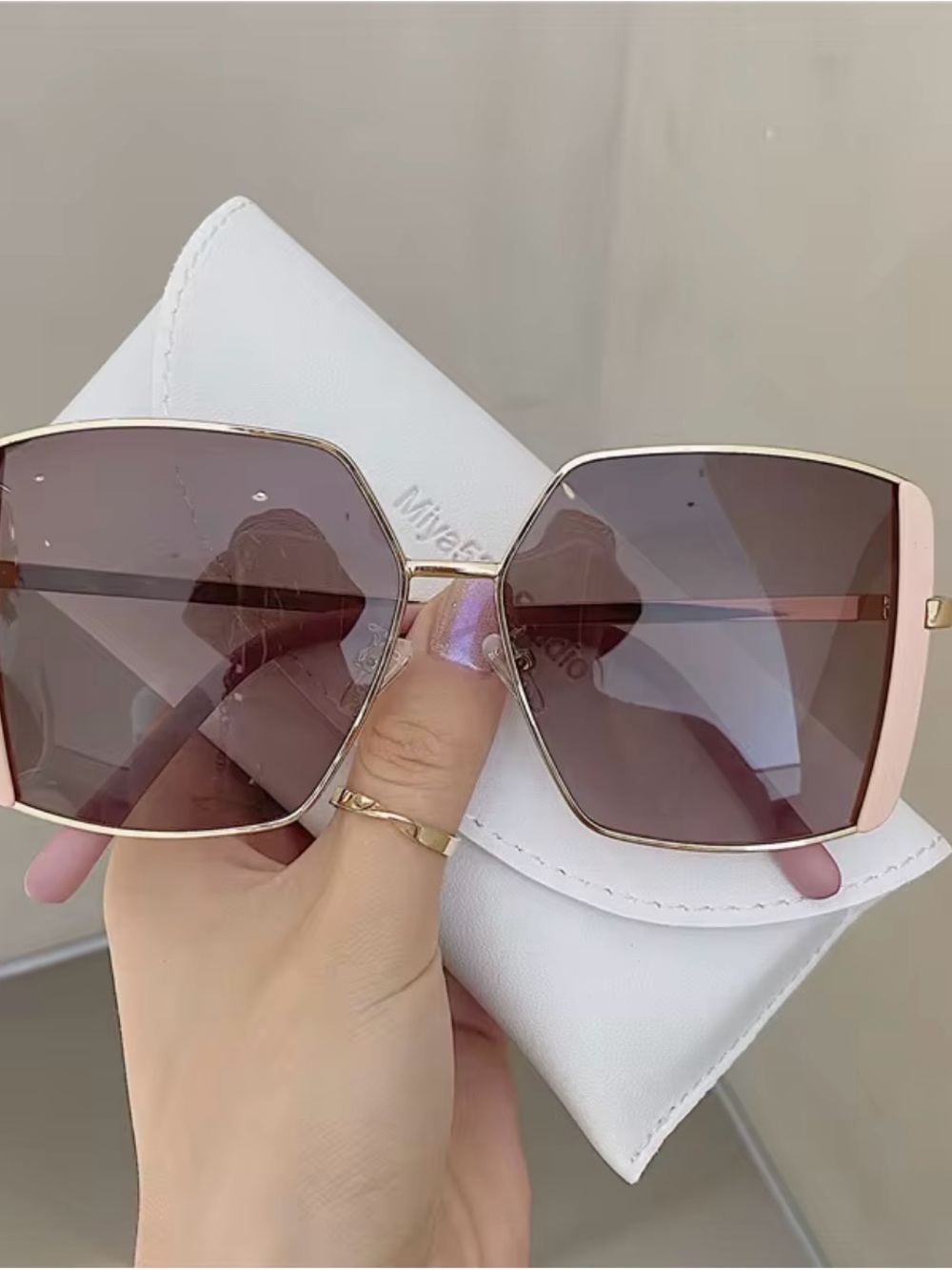Oversized Pink Gradient Sunglasses
